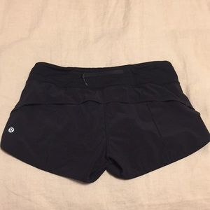 Luluemon Speed up Shorts “2.5”